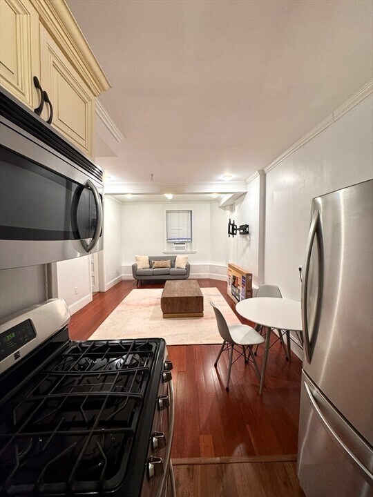 1253 Beacon St in Brookline, MA - Building Photo