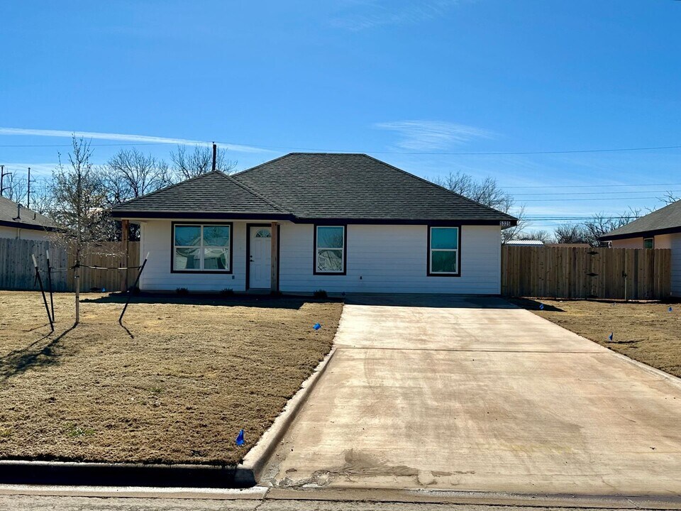 5409 N 10th St in Abilene, TX - Building Photo