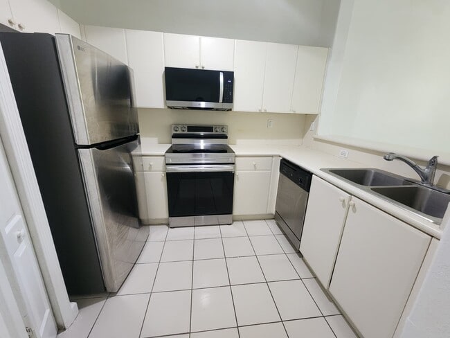 1539 SE 27th St, Unit 201 in Homestead, FL - Foto de edificio - Building Photo