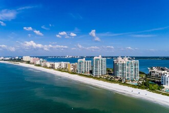 1560 Gulf Blvd in Clearwater, FL - Foto de edificio - Building Photo