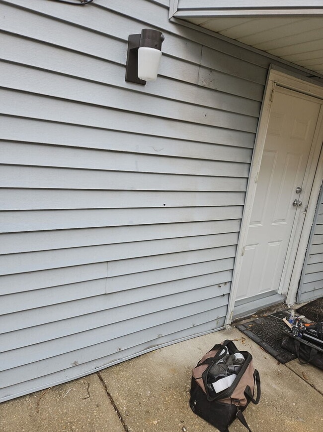 property at 3315 W Cuyler Ave