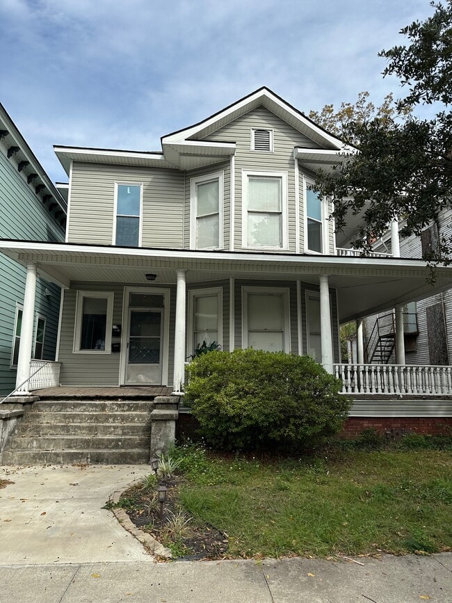 1 E Henry St in Savannah, GA - Building Photo - Building Photo