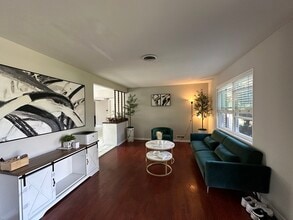 16W311 94th Pl in Burr Ridge, IL - Building Photo - Building Photo