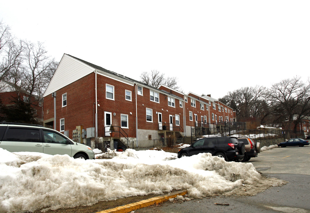 Prospect Hill Terrace in Waltham, MA - Foto de edificio