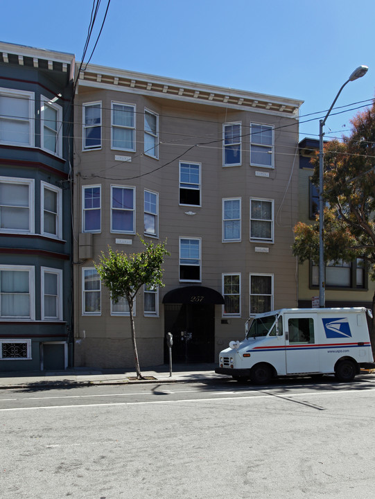 257-261 14th St in San Francisco, CA - Building Photo