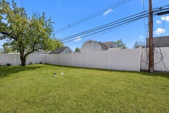 31 Nettletree Ln in Levittown, PA - Building Photo - Building Photo