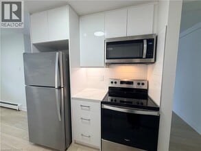 15 Kappele Cir in Stratford, ON - Building Photo - Building Photo