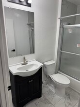 583 W 16th St in San Pedro, CA - Foto de edificio - Building Photo