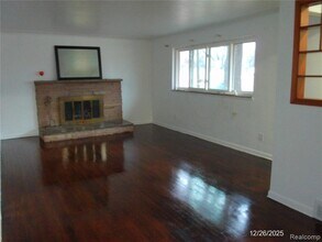 4656 Toepfer Rd in Warren, MI - Building Photo - Building Photo