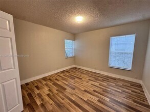 623 NW 13th Terrace in Fort Lauderdale, FL - Building Photo - Building Photo