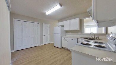 4613 Mallard Creek Dr in Greensboro, NC - Building Photo - Building Photo
