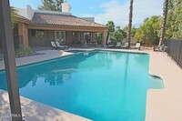 9121 N 69th St, Unit 0202 in Paradise Valley, AZ - Building Photo - Building Photo