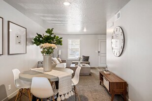 228 Lone Rock Dr in Hurricane, UT - Building Photo