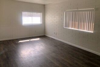 2201 Davis Ave in Kingman, AZ - Building Photo - Building Photo