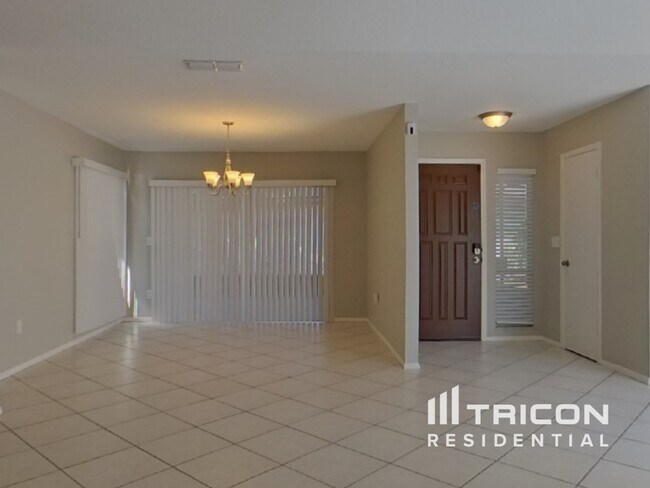 6918 Silvermill Dr in Tampa, FL - Foto de edificio - Building Photo