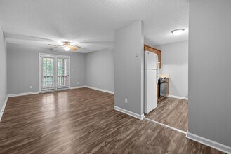 1239 Parkway Pl in Clarksville, TN - Foto de edificio - Building Photo