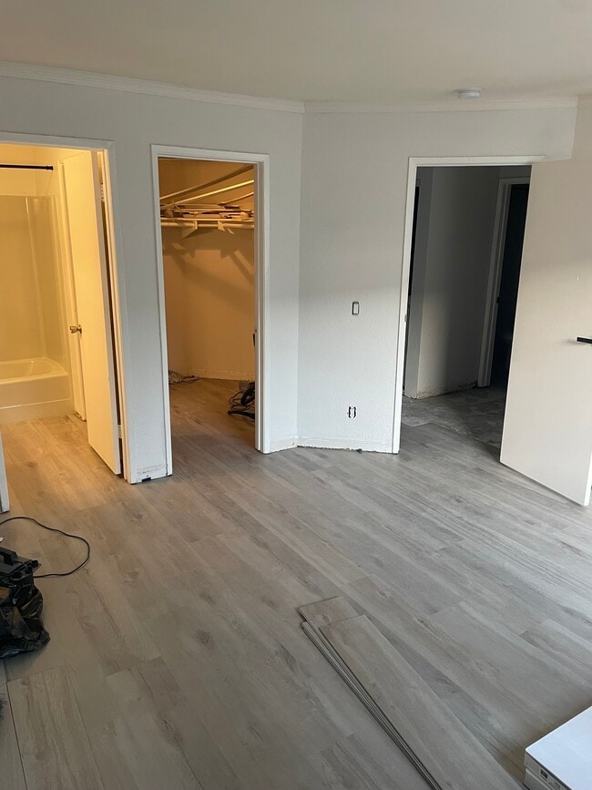 property at 12616 Lakeshore Dr