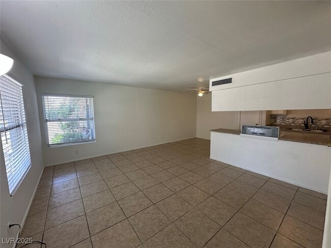 1428 Lorilyn Ave in Las Vegas, NV - Building Photo - Building Photo