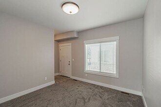 654 S Saturn Ave in Idaho Falls, ID - Building Photo - Building Photo