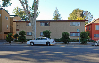 416 V St in Sacramento, CA - Building Photo - Building Photo