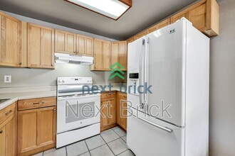 14140 SE 17th Pl in Bellevue, WA - Foto de edificio - Building Photo