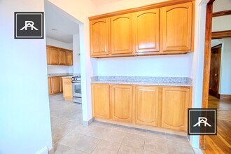 54 Kirkwood Rd, Unit 1 in Boston, MA - Foto de edificio - Building Photo