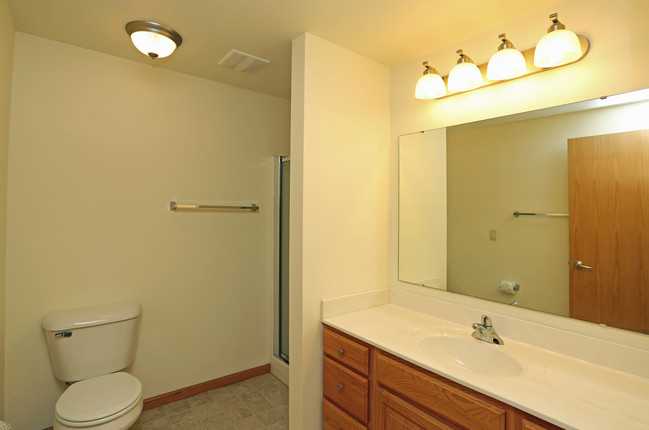 Pheasant Run Apartments in Green Bay, WI - Building Photo - Interior Photo