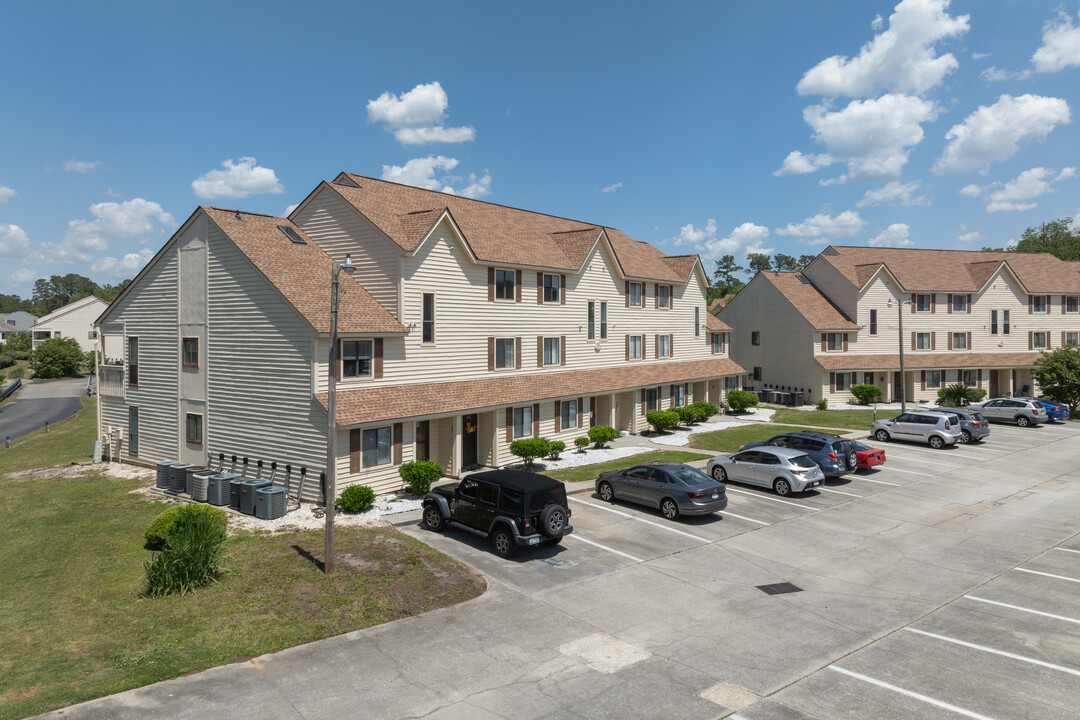 Fairwood Lakes - Island Green in Myrtle Beach, SC - Building Photo