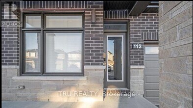 112 Minikan St in Ottawa, ON - Building Photo - Building Photo
