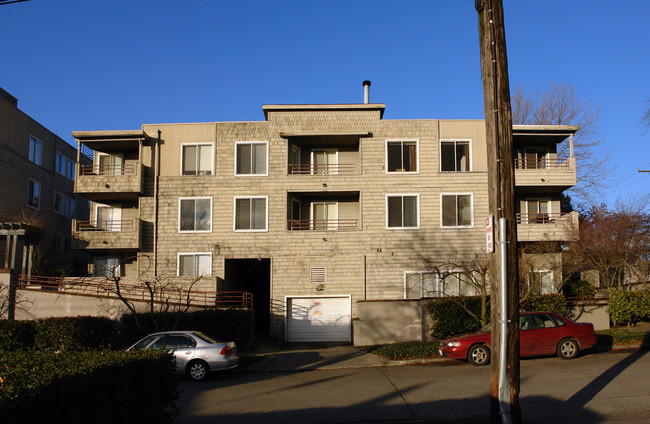 6700 Roosevelt Apartments in Seattle, WA - Building Photo - Building Photo