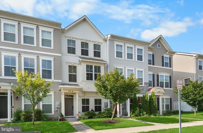 336 White Oak Way in Glen Burnie, MD - Building Photo - Building Photo