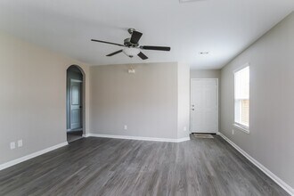 26420 Richter Dr in Magnolia, TX - Building Photo - Building Photo