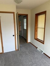 205 E Park St in Westby, WI - Foto de edificio - Building Photo