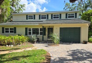 733 Scotland St in Dunedin, FL - Building Photo