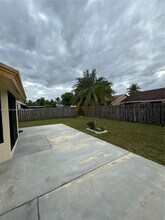 3247 NW 102nd Terrace in Sunrise, FL - Building Photo - Building Photo
