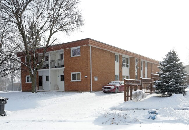 635 Silverbirch Rd in Waterloo, ON - Building Photo - Primary Photo