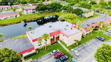 129 Lake Carol Dr in West Palm Beach, FL - Building Photo - Building Photo
