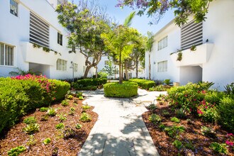 140 San Vicente Blvd, Unit A in Santa Monica, CA - Building Photo - Building Photo