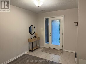 96 Feathertop Ln in Ottawa, ON - Building Photo - Building Photo