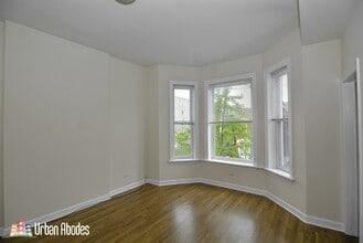 2145 W Chicago Ave, Unit A00C in Chicago, IL - Foto de edificio - Building Photo