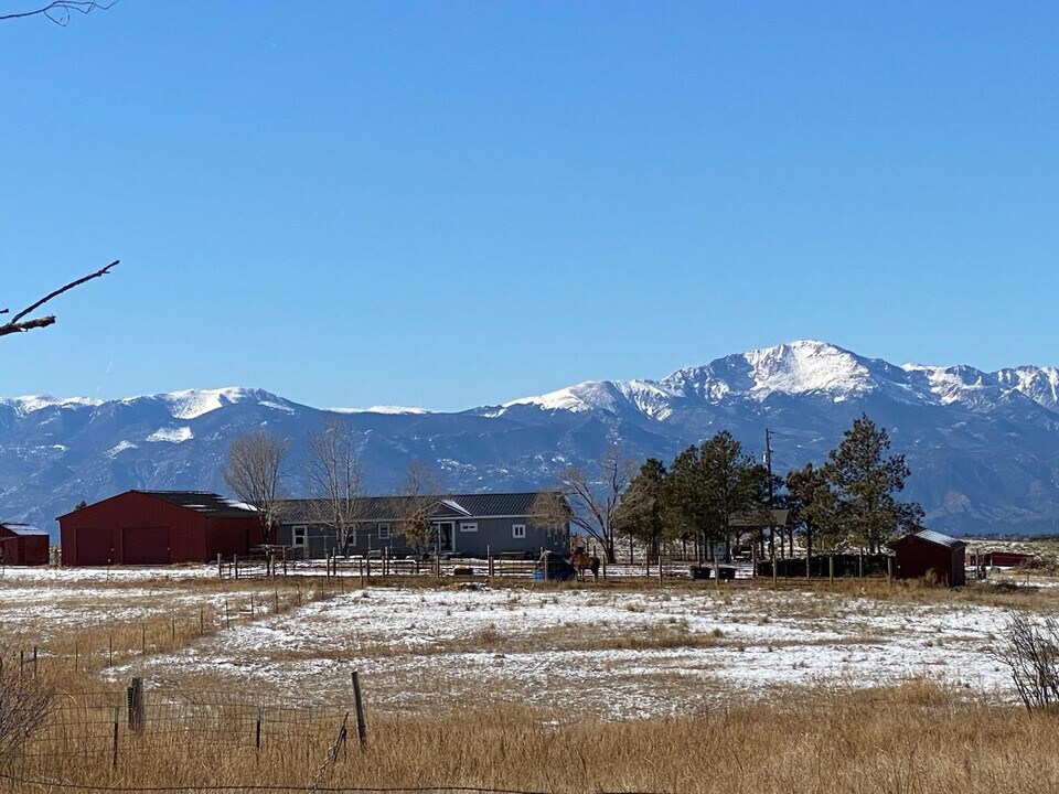 11665 Blaney Rd S in Peyton, CO - Foto de edificio