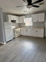 2615 W Morten Ave, Unit A in Phoenix, AZ - Building Photo