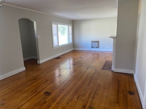 1810 Jordan Ave in Murfreesboro, TN - Foto de edificio - Building Photo