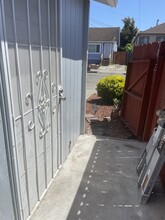 1611 103rd Ave, Unit 1Deborah in Oakland, CA - Building Photo - Building Photo