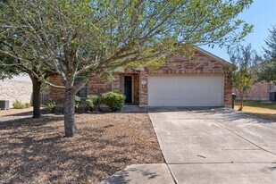 208 Pecanwood S in Kyle, TX - Building Photo