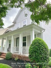 126 Pearl St in Herndon, VA - Building Photo - Building Photo