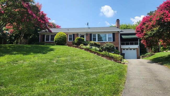 property at 6620 Skyline Ct