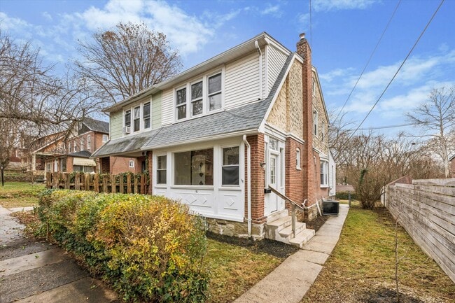 property at 10 W Jefferson St