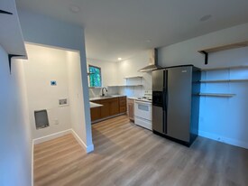 201 Harmons Way in San Marcos, TX - Building Photo