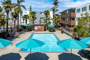 RICA VISTA in Alameda, CA - Building Photo